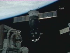 ISS-besttning 15 lmnade ISS under ett knapp halvtimme p torsdagskvllen.