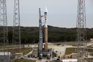 SDO och Atlasraketen står redo på startplattan.