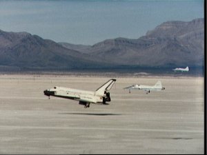 Columbia STS-3 landar p&aring; White Sands.
