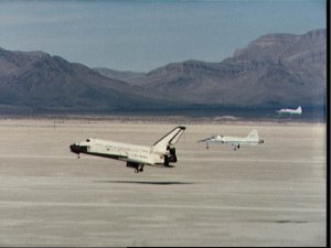 Columbia STS-3 landar på White Sands.