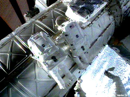 Dan Barry och Pat Forrester jobbar sida vid sida utanf&ouml;r Destiny.