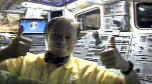 Fuglesang ombord p&aring; Discovery.