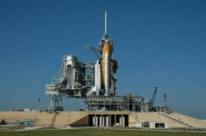 Discovery och dess bes&auml;ttning kan f&aring; v&auml;nta n&aring;gra extra dagar p&aring; jorden.