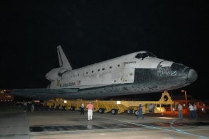 Discovery förflyttas till VAB inför sitt senaste uppdrag (STS-116).