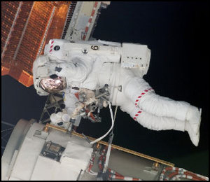 Steven Swanson under den andra rymdpromenaden