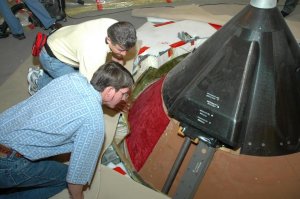 Reparationsarbetet g&aring;r vidare.