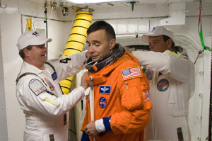 Bef�lhavare Lee Archambault f�rberedds h�r inf�r ombordstigningen