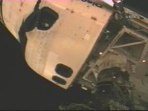 Discovery dockar med ISS. 