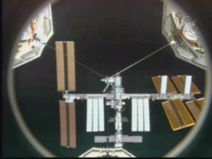 ISS fotograferad p� ett avst�nd av ungef�r 180 meter.