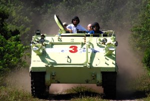 Bes�ttningen �var p� att k�ra det fordon som ska ta de fr�n startplattan till en bunker ifall Discovery m�ste evakueras under nedr�kningen.