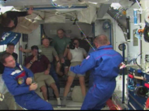 Endeavours besttning hlsas vlkommen ombord p ISS.