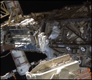 Steve Bowen under den tredje rymdpromenaden