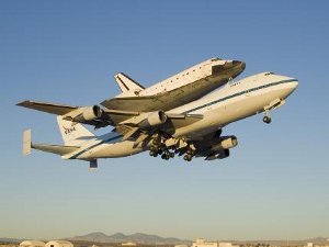 Transportplanet lyfter efter fyra dagars v�ntan.