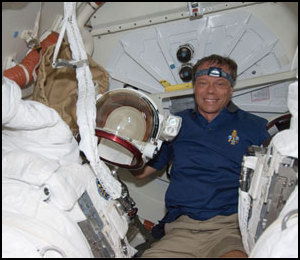 Christer Fuglesang ombord p� Discovery.