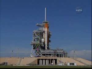 Discovery ute p� startplattan under l�rdagen.