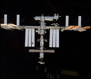 ISS fotograferad från Atlantis strax innan dockningen i onsdags.