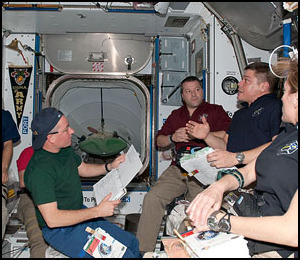 Konferens pågår ombord på ISS.