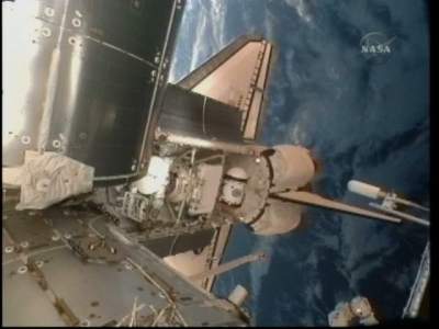 Atlantis dockad med ISS.
