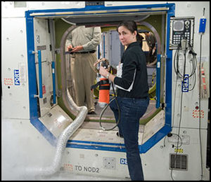 Nicole Stott under tr�ning.