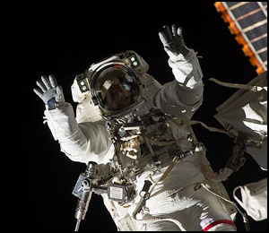 Steve Bowen under rymdpromenad 2 den 2 mars.