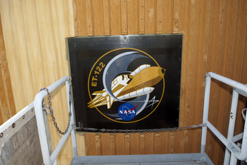 STS-134s bränsletank har något som ingen annan bränsletank haft - en eget uppdragsemblem. Emblemet kom till för att visa vad tanken gått igenom med bland annat orkanen Katrina.